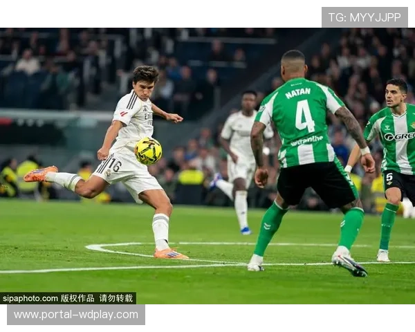 贡萨洛伯纳乌首球加帽子戏法，社媒欢呼完美开局